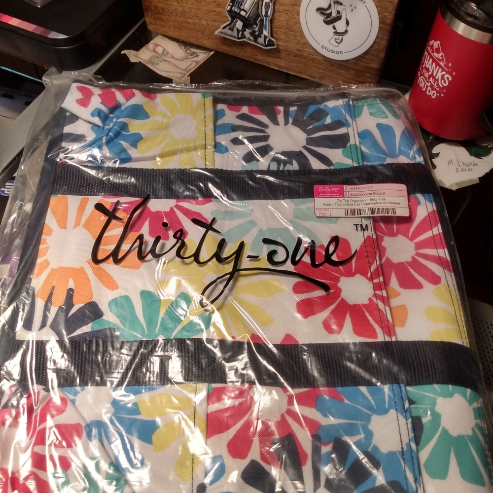Thirty-One blooming bouquet zip top utility tote